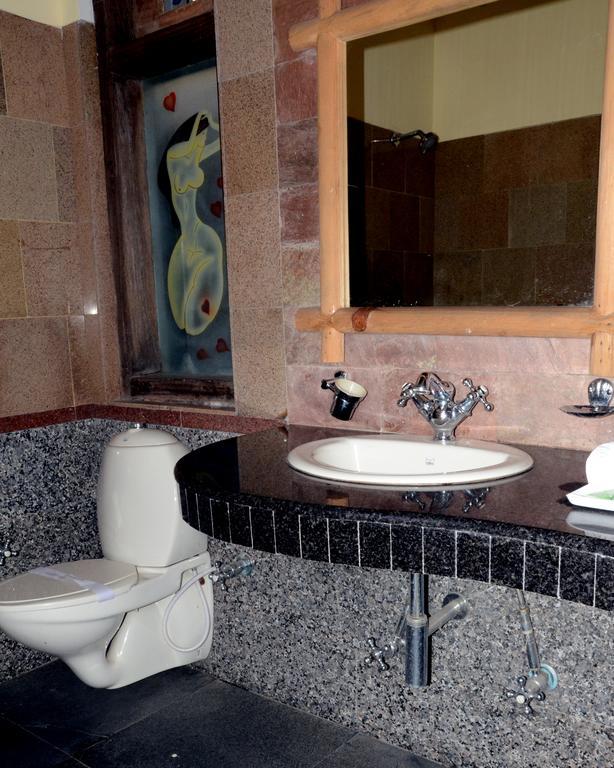 Imperial Heights Hotel Алмора Екстериор снимка