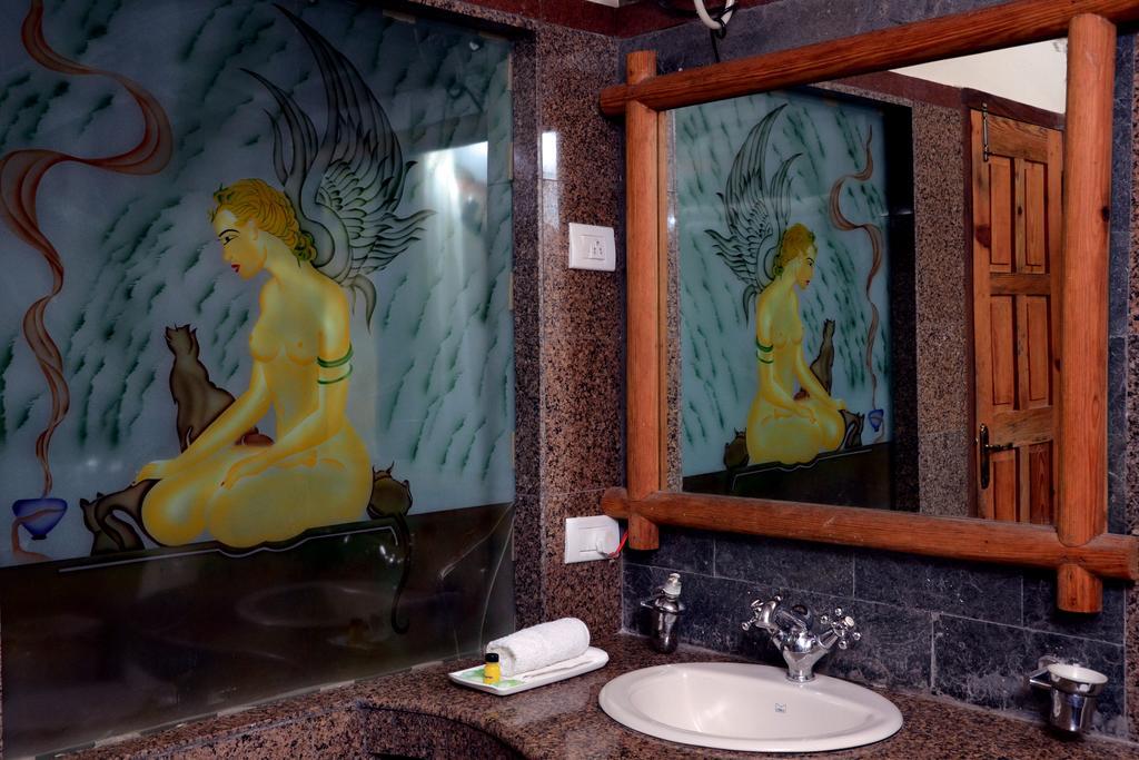 Imperial Heights Hotel Алмора Екстериор снимка