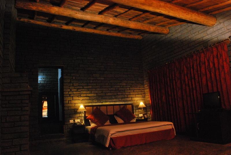 Imperial Heights Hotel Алмора Екстериор снимка