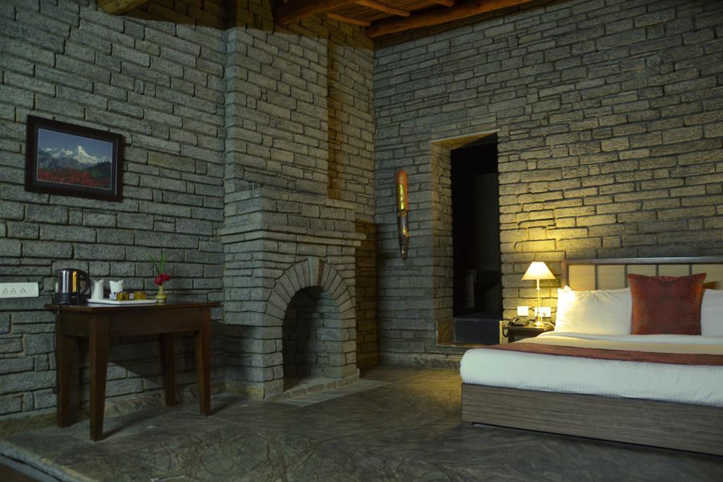 Imperial Heights Hotel Алмора Екстериор снимка